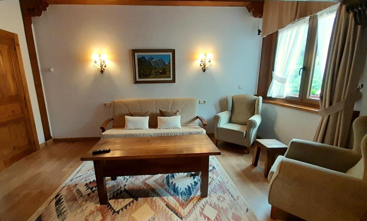 Apartamentos El Haya Cosgaya Luaran gambar